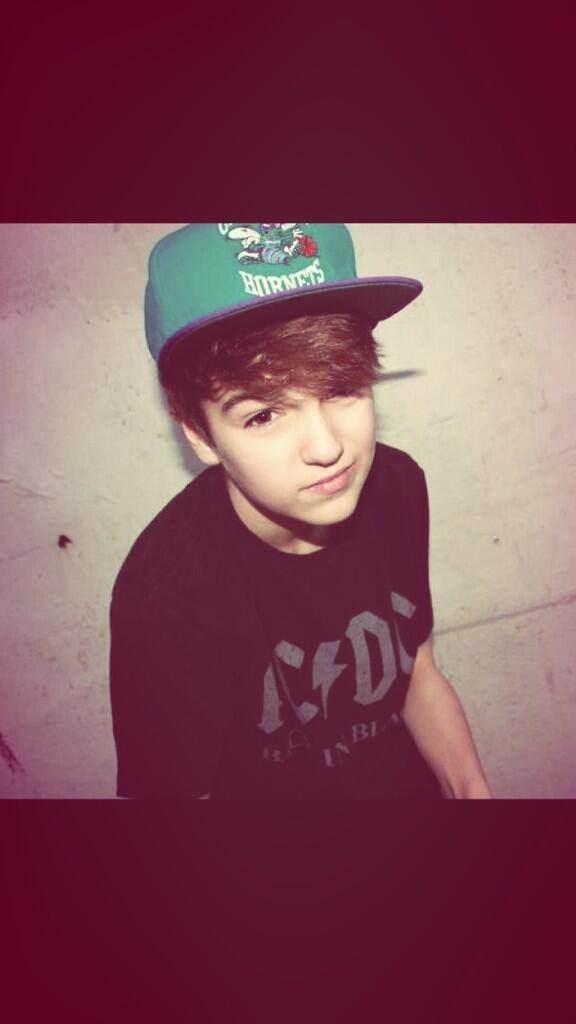 bellaofficial13's tweet photo. Why am i so obsessed with you? http://t.co/CWrpcZxCob