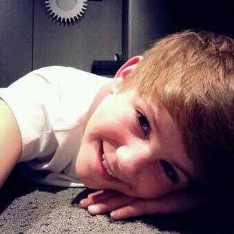 Johnny0vsMattyB's tweet photo. RT this pic if you prefer MattyB http://t.co/bY3CUwE4C8