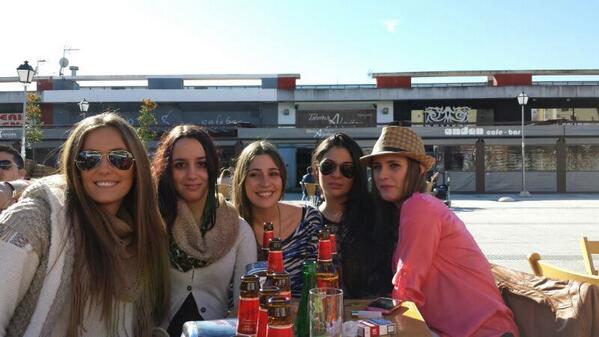 cristinarincong's tweet photo. Cervecitaas con mis niñas... http://t.co/5Cplw4ZkLH