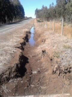 robertbello19's tweet photo. 24 de enero, y hay agua en las cunetas http://t.co/ZEt1mvXHvp
