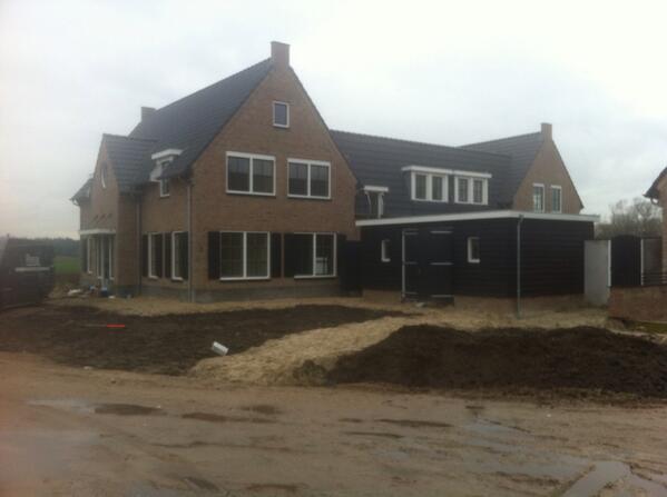 NicovdHeiden's tweet photo. Mooi project van @Leertouwerbv waar @maashagoort een deel van de verlichting heeft geadviseerd en mag leveren. http://t.co/3ZzsvAh2US