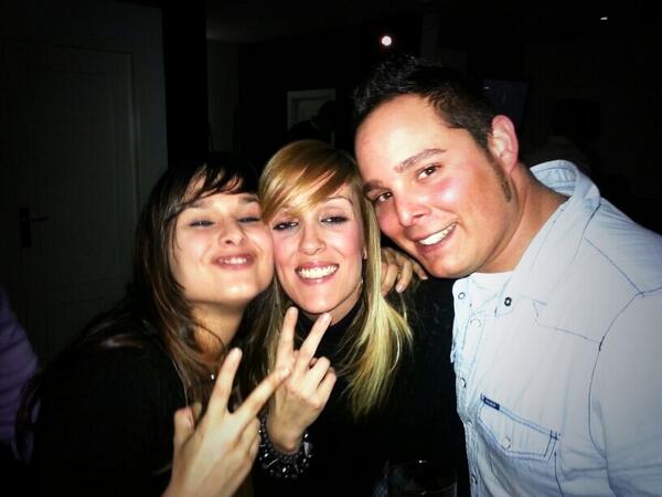annytaaaaa's tweet photo. Grandes amigos, mejores persnas!!!!! Os quieroooo http://t.co/OyDzGjA5wH