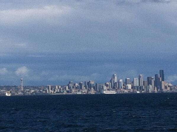 ballastbookco's tweet image. A beautiful sunny day here in #seattle fir #wi9