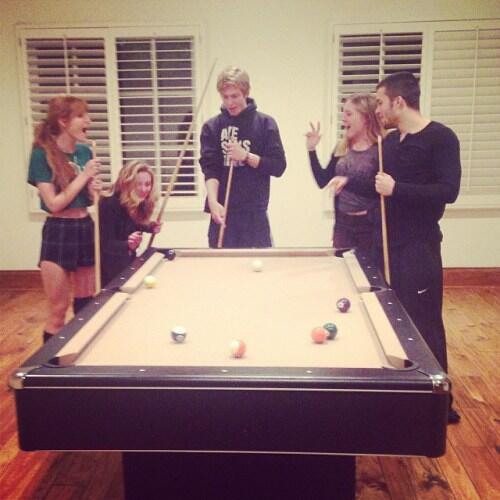 bellafans96's tweet photo. @bellathorne @tristanklier89 @TheRemyThorne22 @kailivthorne Family Game Night http://t.co/xjBP7lYdnu
