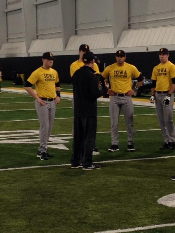 Hawks ready to get after it. #B1GBaseball #backatit