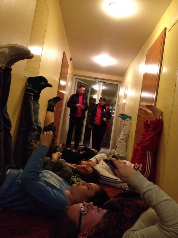 perrinemotte's tweet photo. Étirement du soir !! http://t.co/n8seBJeHPA