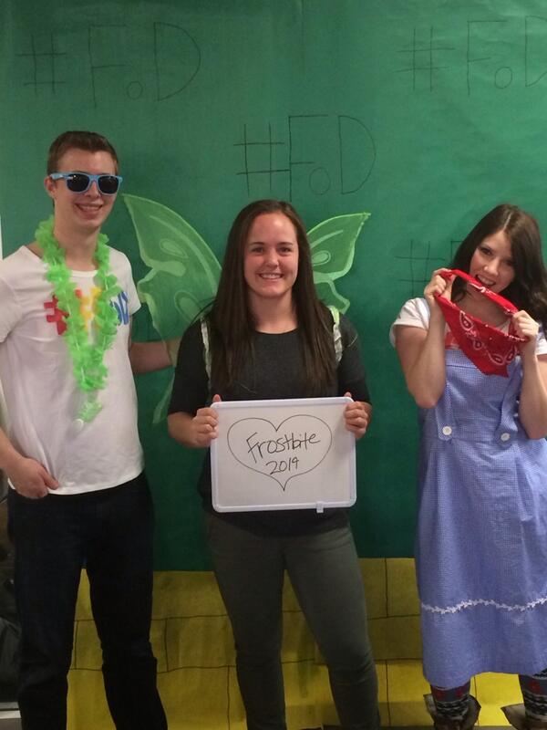 FODfrostbite13's tweet photo. @mcgregorellen came for a pic! #Frosbite2014 http://t.co/VcT2CyePx2