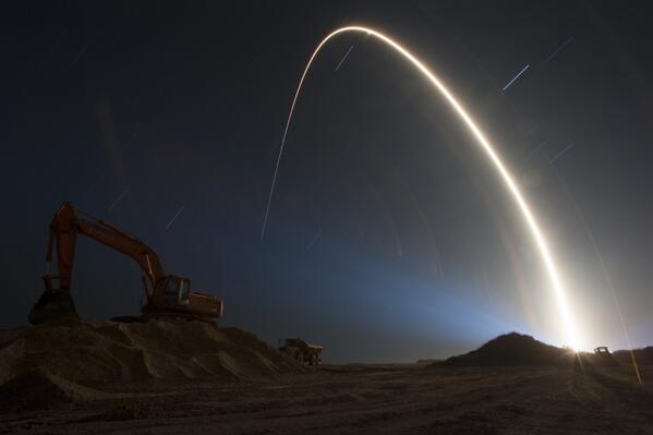 LMJB's tweet photo. From the beach! โค RT@RyanLores โ@NASAKennedy: Do we have a #TDRS-L #LaunchPic for you! http://t.co/yUxfHNalBL http://t.co/DcWnXDwWrYโ