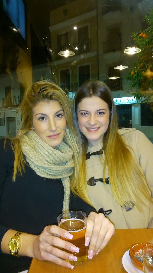 5506Estefy's tweet photo. De tapeito con @Tamarahevilla. Y los papis ;) http://t.co/ApAGyjMW3N