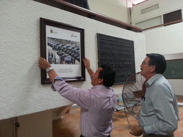 LUISCARDENAP's tweet image. Aprovechando espacios p mantener informados a los ciudadanos que visitan el edificio d Gobierno del Estado @uranials