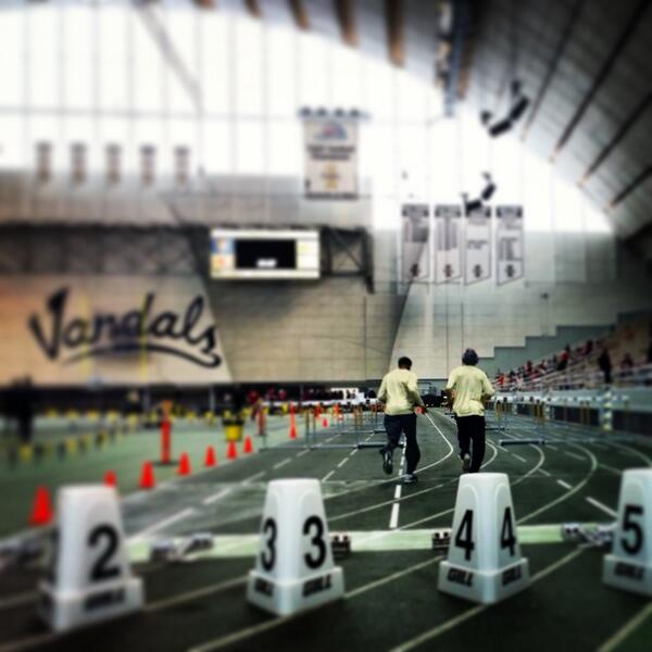 Idaho_Vandals's tweet photo. Idaho Collegiate is underway at the Dome Field events at 1:30 Track events start at 2 #GoVandals #lifeonthetrack http://t.co/F8Kpm3Q7RW