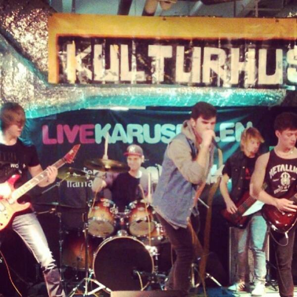 SouthernLineSwe's tweet image. Tonight's show! Wish we could play in front of all of you! 

open.spotify.com/track/1VdvLPNc…