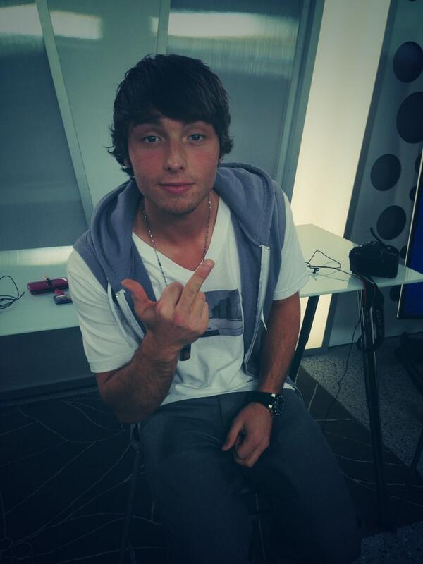 EmblemThree's tweet photo. - @wesleystromberg loves you! <3 http://t.co/5WevKzxf7K