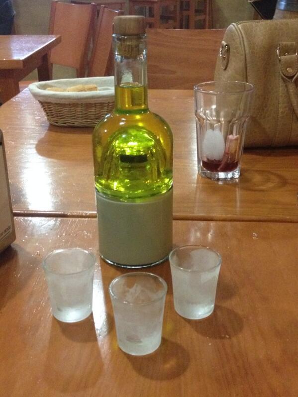 TsotoM92's tweet photo. @irenemurciasanc @VanessaMeroo una de chupitos!! http://t.co/pgbkZs3nZP