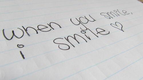 laura_do_jb's tweet photo. @justinbieber We Believe In You! #YOUSMILEISMILE http://t.co/H6tGJ4jW0N