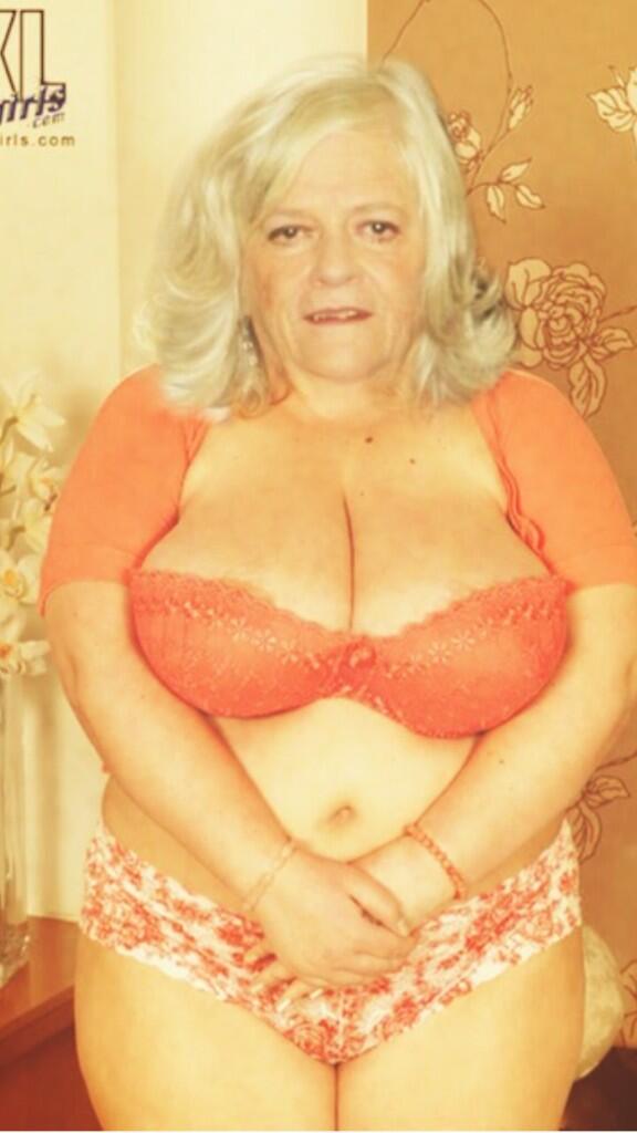 KimonCounty's tweet photo. What a woman http://t.co/J4WlzoGTGT