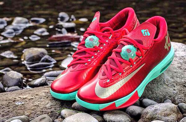 DailyKickss tweet picture