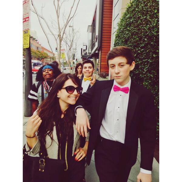 trevimoran's tweet photo. Queens of LA @TheDigiTour http://t.co/8Os8Zle6K4