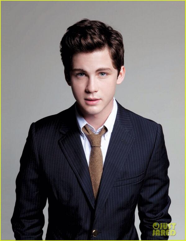 DemonsRunRPG's tweet image. Jess Gnomes|Only Male Witch|Leader of the coven|FC: Logan Lerman|OPEN