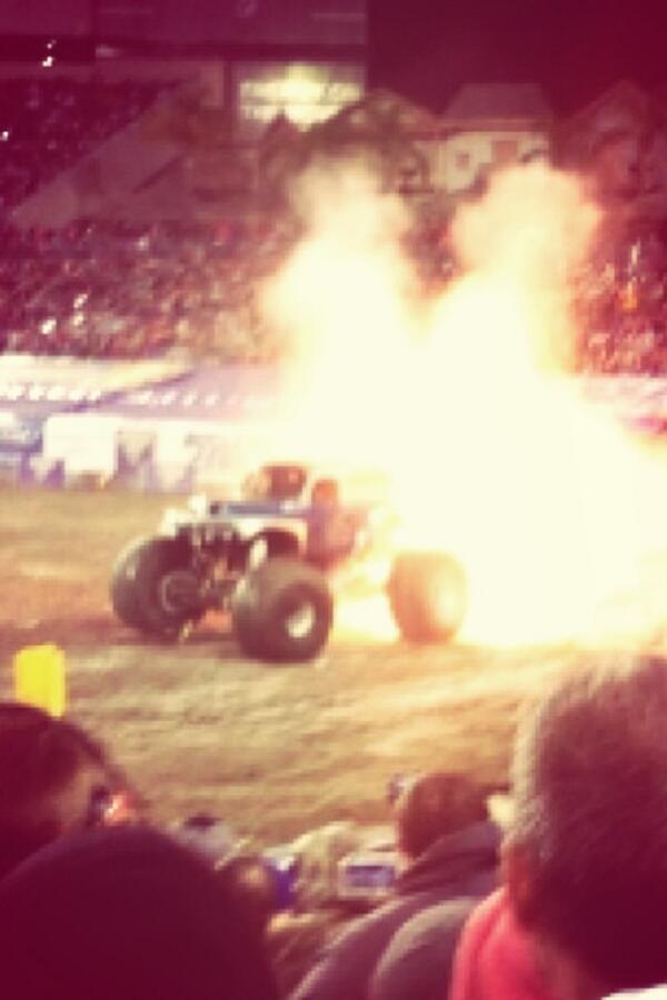 andersondigger's tweet image. Twitter fire