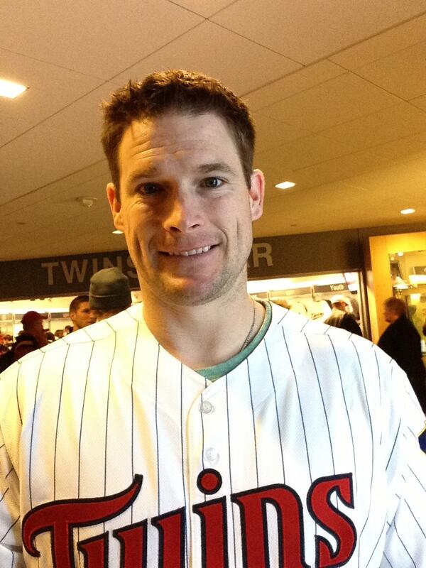 UACoachMurphy's tweet photo. “@Twins: Josh Willingham stopping by for a quick selfie in the Digital Clubhouse at #TwinsFest!
http://t.co/fiGh0LJyda”
#DIGITALDUGOUT