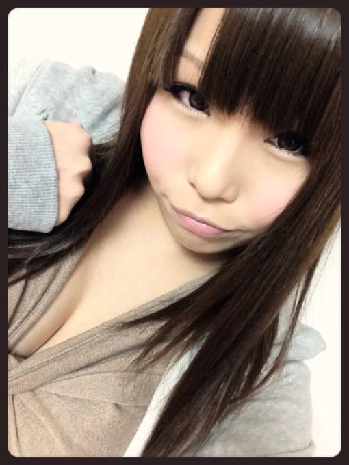 おはようございます( &acute; ▽ ` )ﾉ 今日は撮影会です☆お会いできるのを楽しみにしております♪来れない方は応援しててくださいね♪ http://t.co/HpHXEy97lj