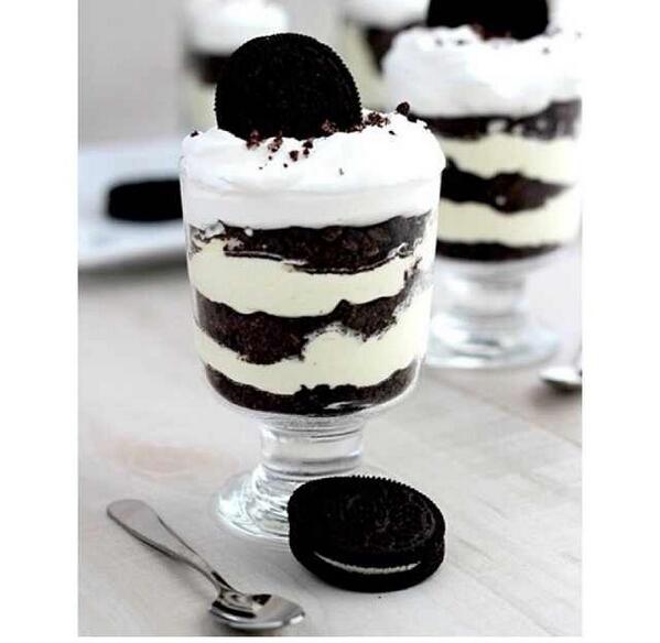 FooPorn's tweet photo. #oreogasm http://t.co/UGiy6bNccG