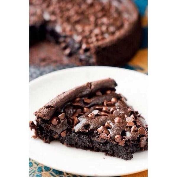 FooPorn's tweet photo. Looks gooey and delish http://t.co/k2QkmEden2