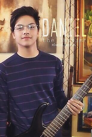DanieldBassist's tweet photo. Daniel the Bassist. 😍💕 http://t.co/CfZvGSeP7v
