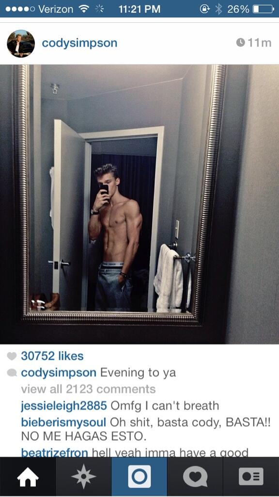 bigcodydontcry's tweet photo. EXCUSE ME WHAT IS THIS???? http://t.co/NJ0x2yZhN9