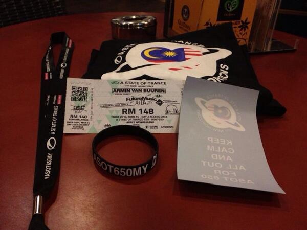 meinmokhtar's tweet photo. Mggu dpn gaji tapi hrga #ASOT650MY dh naik. Nak booking hrga 2nd release? Whatsapp 0124328756 @twt_edm @HSfamilyMY http://t.co/JfdmZYsUFs