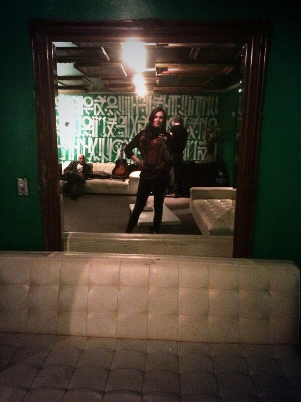 Backstage in LA b4 acoustic set ...