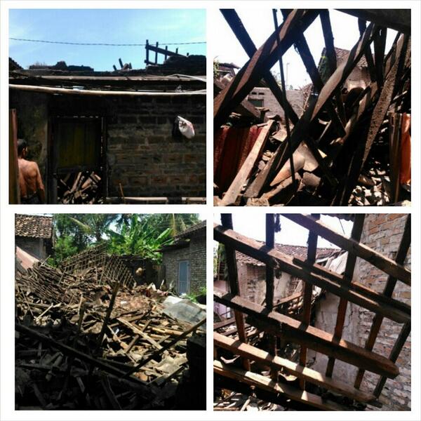 Lolly_well's tweet photo. RT @dusunkalangan @KabarBantul @JogjaUpdate Akibat gempa tadi di @dusunkalangan. Tidak ada korban jiwa. http://t.co/FiyeQCKjqX
