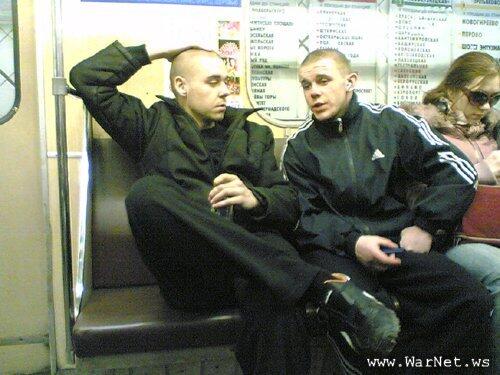 MaksimSkvortsov's tweet image. Поверьте кто в adidase - это спортсмен и настоящий мужик, а не те которые в рубашках джинсах и с чёлкой.