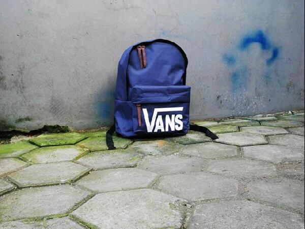 TheNextStore's tweet photo. Tas ransel vans |IDR: 125.000 | Minat? Order:  2207BA73 ,sms : 08999210875 http://t.co/PvOcAfAwzq