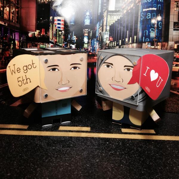 Hiii....valentine sebentar lagi, bingung pengen kasih kado apa??. Kasih custom toys aja.