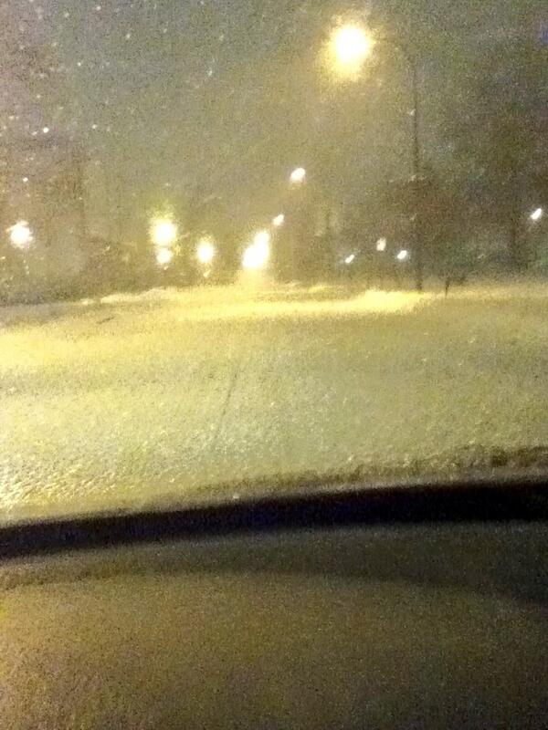 breakdancegirrl's tweet photo. Snow nights sucks, where's Spring?? http://t.co/zlR9ny8Da9