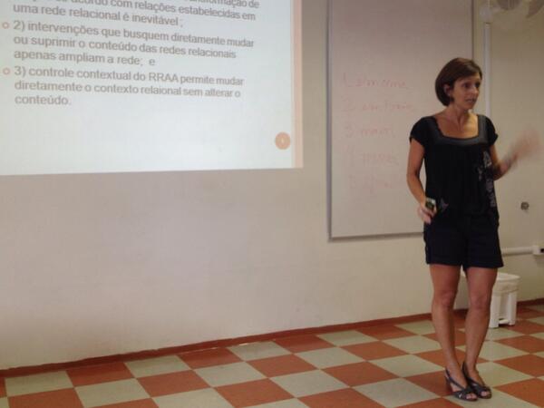 Roberta Kovac e a aplicação dos estudos sobre RFT para a atividade clínica.