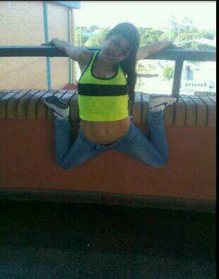 japoina's tweet photo. -ey ahi viene tu platonico, actua normal -... http://t.co/ysOvY4nbeB