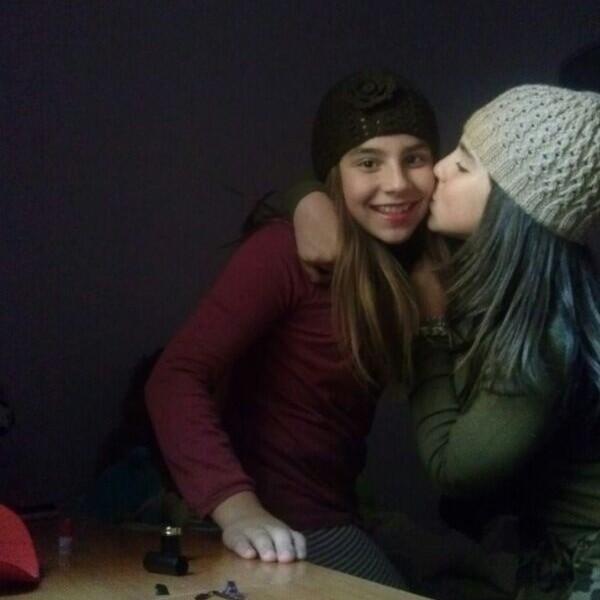 2002_pomposo's tweet photo. A dormir con mi goordinflona:) http://t.co/w9feHiDiZh