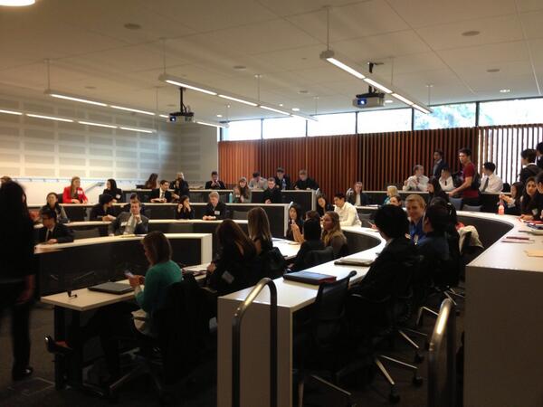 AndyRabitoy's tweet photo. Edelman set for a packed audience of marketing students #uwamavision2020 @fostercareers @UWFosterSchool http://t.co/IUYzOy4HLS