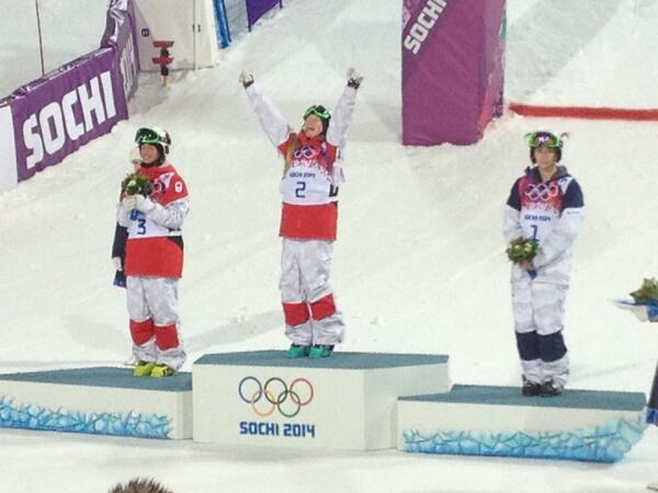 Equipe_Canada's tweet photo. Justine Dufour-Lapointe <- Championne Olympique! @3_sdl #Sotchi2014 #noussommeslhiver http://t.co/Yh2MHiRWSI
