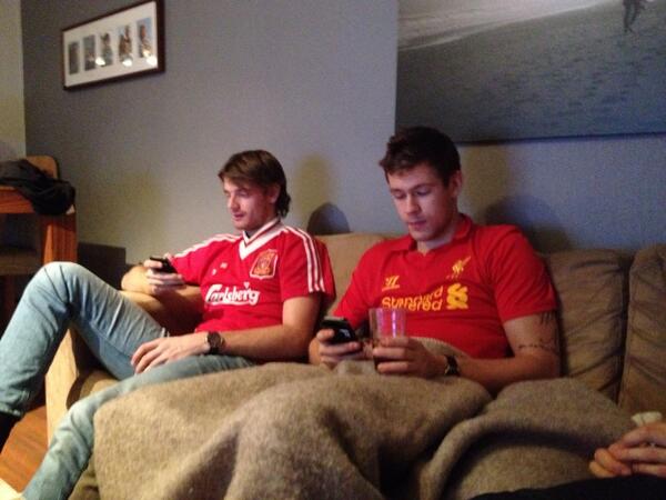 Teknikern6's tweet photo. @rvoien og @andjens out i town! Watch out girls! U are in danger #2pl #2manygirls http://t.co/Su8VQU6n0x