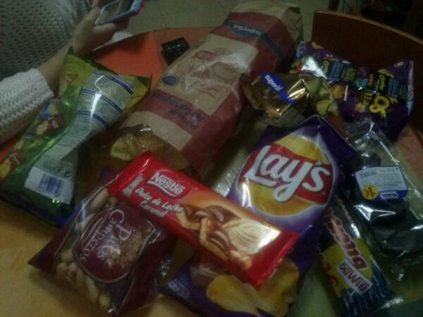 estheer04's tweet photo. La prueba del delito. @vanesafornes93 @InmaCuestaB @mariabntguerr http://t.co/x3kK7XlKct