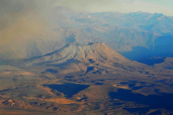 VOLCAN UBINAS PERÚ Bf-o1LiCMAA9vE1