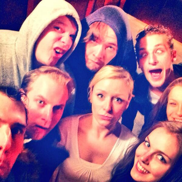 shootersPeper's tweet photo. We zien jullie graag zo voor weer een waanzinnige avond! Kom een FEESTIE maken in onze #FEESTTENT http://t.co/ExJs4V6ixE