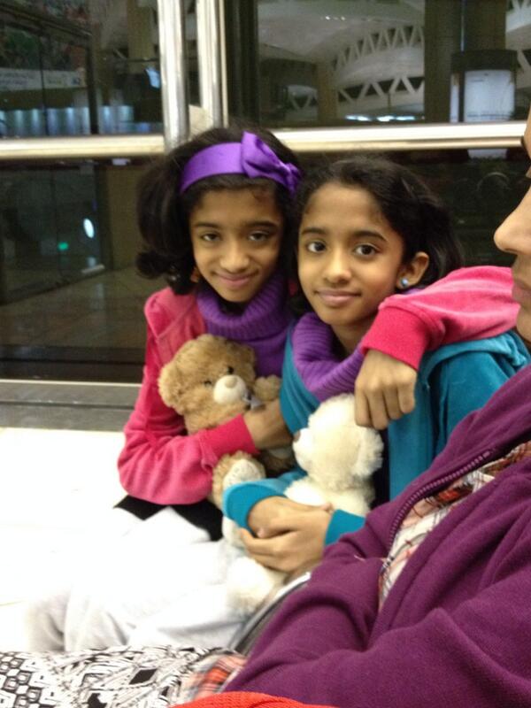 vishupaul's tweet photo. Waiting to board ... HK! @sunitha_vishu http://t.co/FXjM8vbWzX
