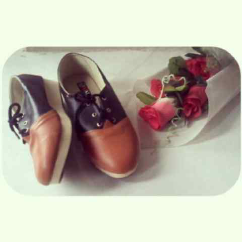 medyacious's tweet photo. Oxf platform 75rb http://t.co/v25aeHZbed