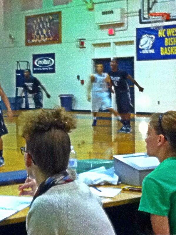 _CallieY's tweet image. Terrible quality but there's no denying that these boys are brothers.. #SameStance @CallMeGmcnAsty @ohhthatscraig