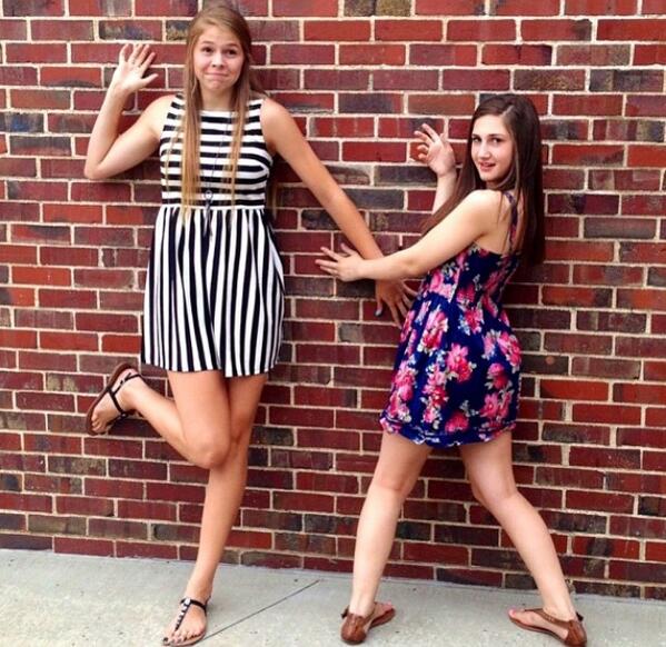 iLLSWGD's tweet image. adorable sophomores @ellesandbothe &amp;amp; @paigeholmes04 😍